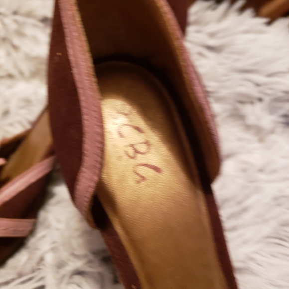 BCBG Brown and Pink Heels with cute floral adornment - Picture 3 of 8